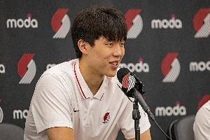 😄国外网友给杨瀚森的昵称：开拓者长城&炸裂杨&魔术师瀚森